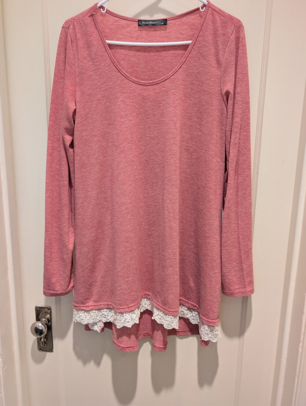 Styledome Dusty Rose Long Sleeve Tunic with Lace Trim